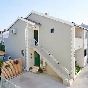 Apartament Vujina, Kaštela